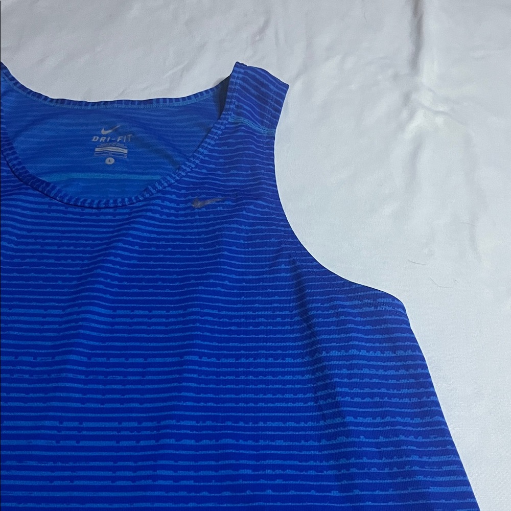 Nike Tank Top - Picture 5 of 9